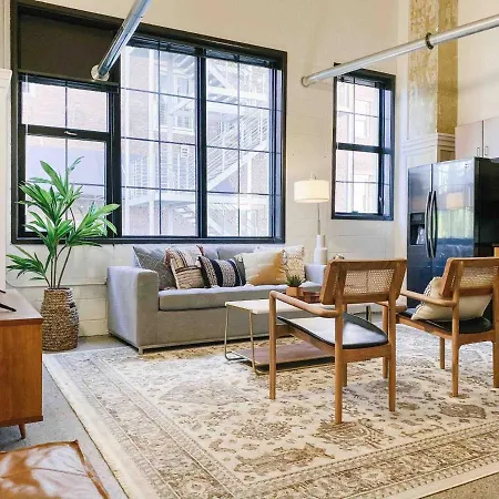 Modern Downtown Loft On Gay St Appartement